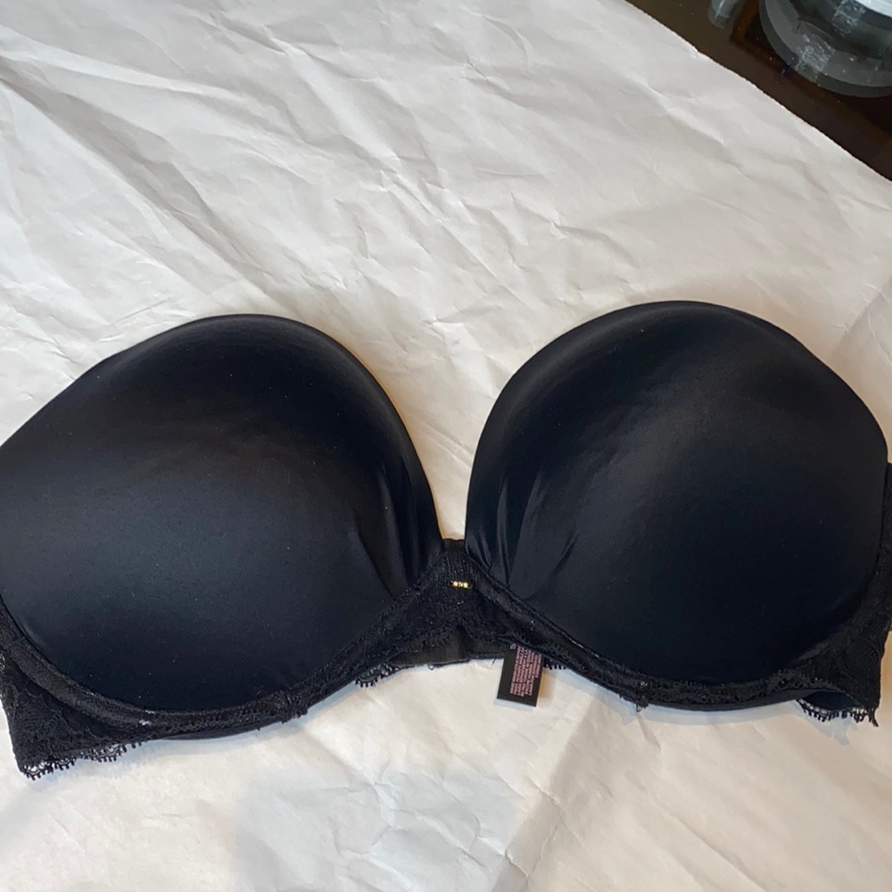 Victoria secret strapless bra size is 38DD